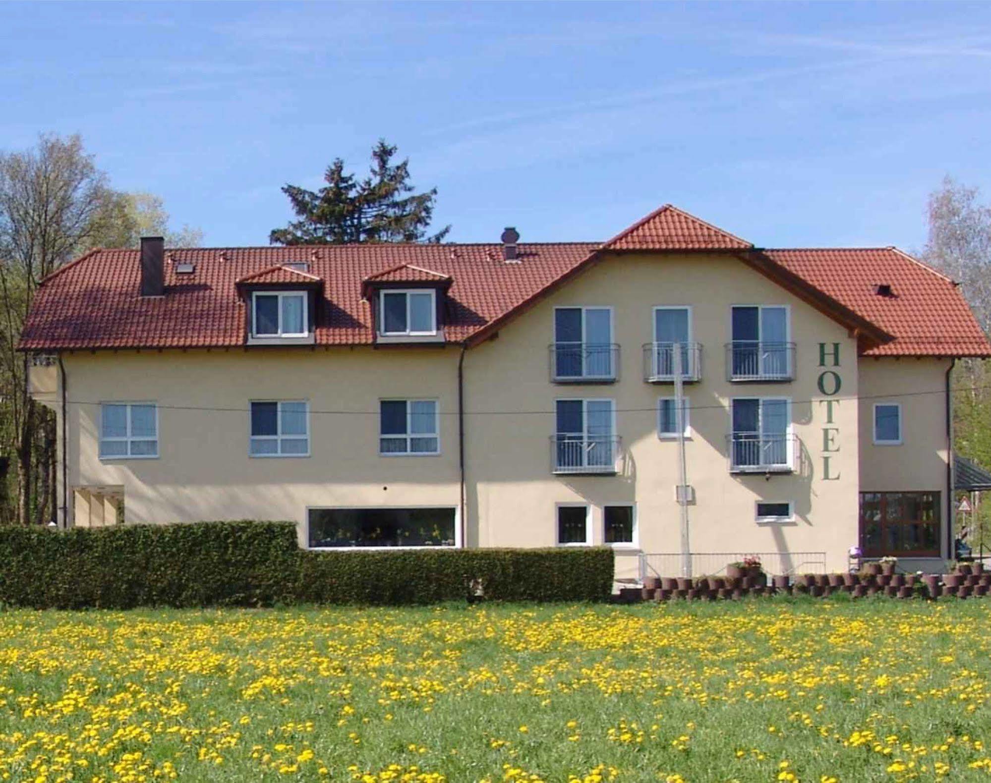 Hotel & Restaurant Dornweiler Hof Illertissen Εξωτερικό φωτογραφία